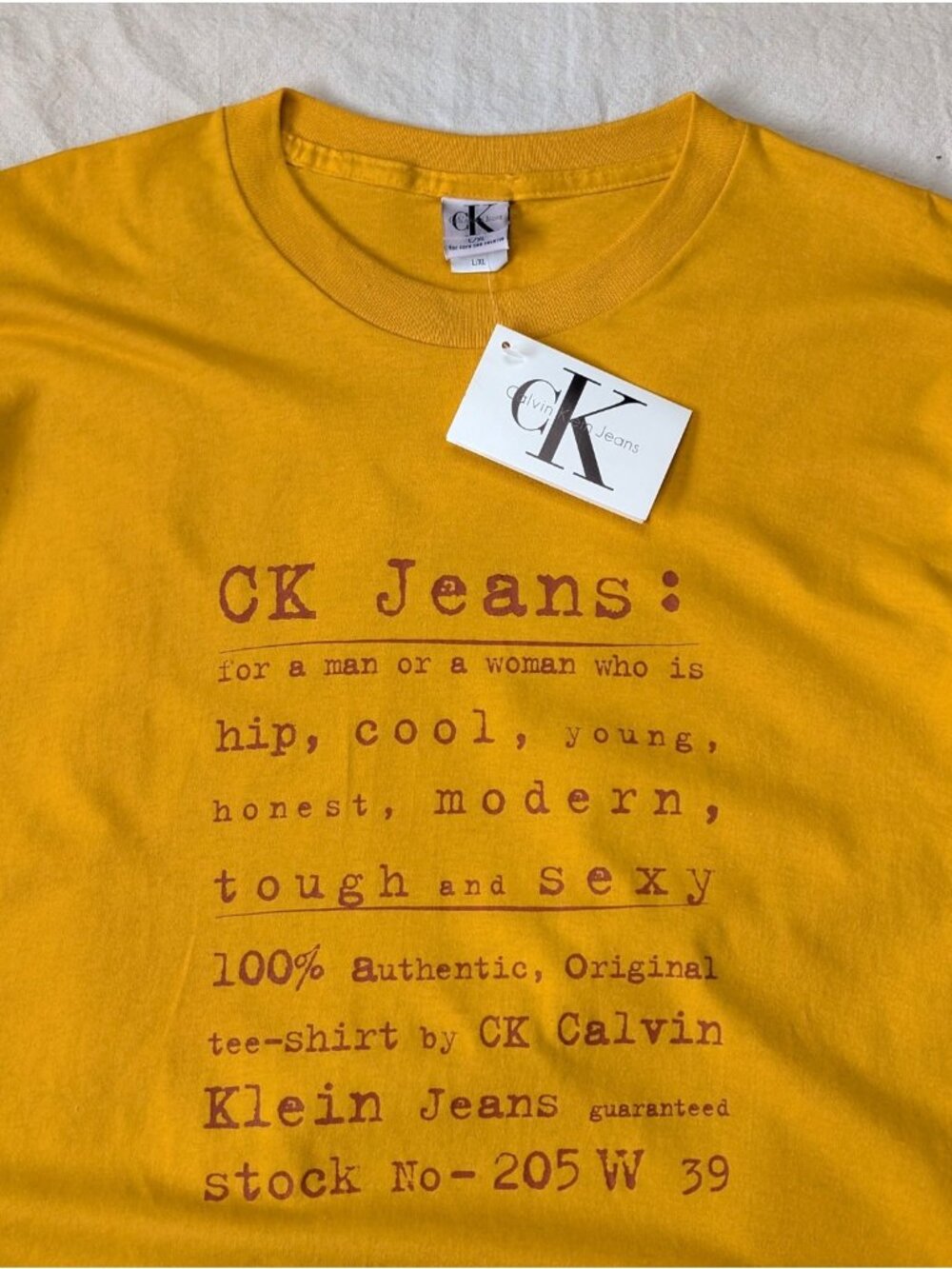 Calvin Klein VTG Deadstock 90s Graphic Single Stitch CK Jeans Tee Yellow USA LG